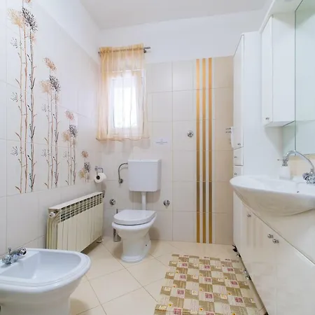 Klara With 72 Sqm Pool And View On Split And Islands 빌라 솔린