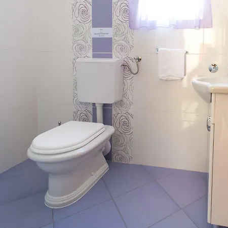 Klara With 72 Sqm Pool And View On Split And Islands * 솔린