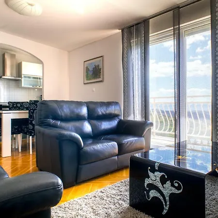 Klara With 72 Sqm Pool And View On Split And Islands * 솔린